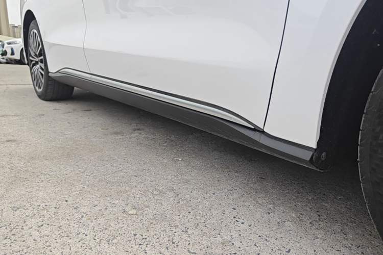 Used BYD Han 2020 DM Four-Wheel Drive Performance Edition Prestige Model Right Side Sill