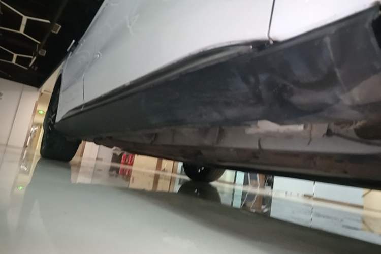 Used BYD Han 2020 DM Four-Wheel Drive Performance Edition Prestige Model Right Side Sill