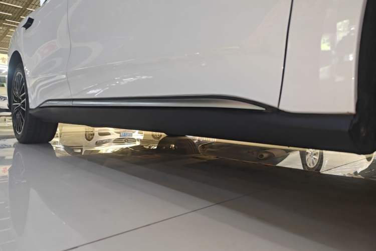 Used BYD Han 2020 DM Four-Wheel Drive Performance Edition Luxury Model Right Side Sill
