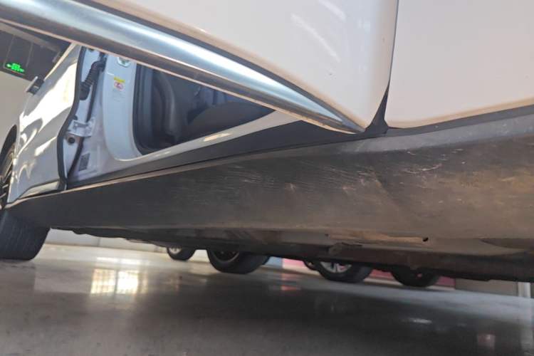 Used BYD Han 2020 DM Four-Wheel Drive Performance Edition Prestige Model Right Side Sill