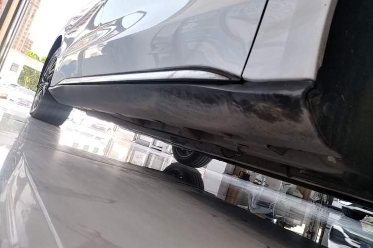 Used BYD Han 2020 DM Four-Wheel Drive Performance Edition Luxury Model Right Side Sill