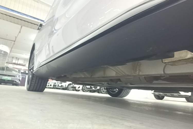 Used BYD Han 2020 DM Four-Wheel Drive Performance Edition Prestige Model Right Side Sill