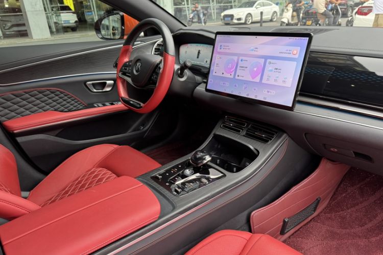 Used BYD Han 2020 EV Four-Wheel Drive High-Performance Flagship Model Interior 4