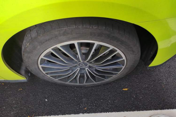Used BYD Han 2020 DM Four-Wheel Drive Performance Edition Prestige Model Right Front Wheel Hub