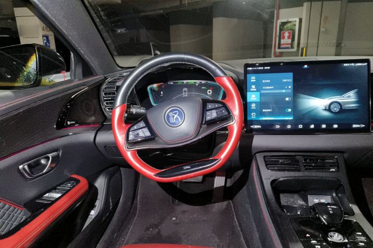 Used BYD Han 2020 EV Four-Wheel Drive High-Performance Flagship Model Steering Wheel