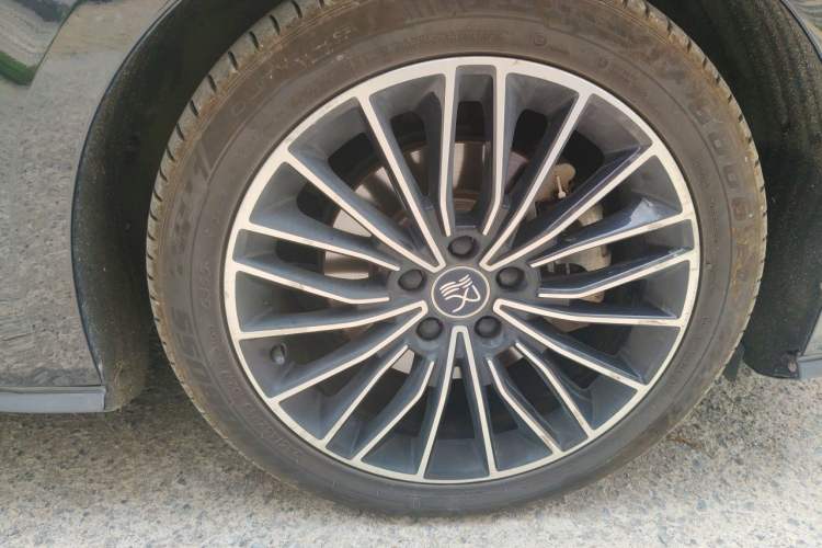 Used BYD Han 2021 EV Standard Range Luxury Model Right Front Wheel Hub