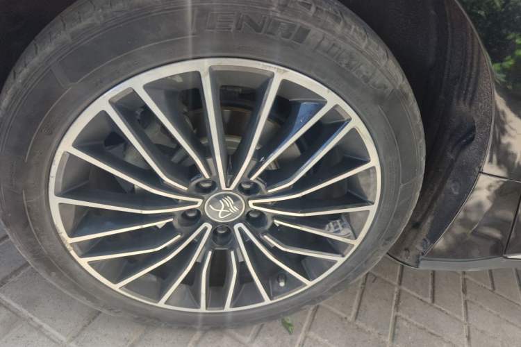 Used BYD Han 2021 EV Standard Range Luxury Model Right Front Wheel Hub