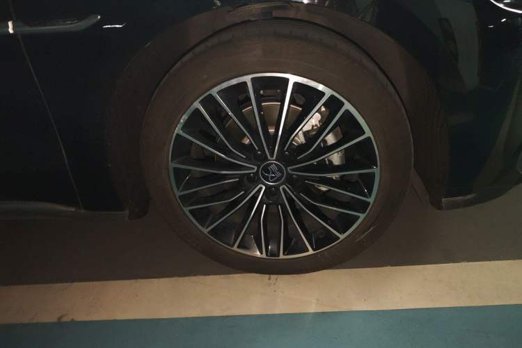 Used BYD Han 2021 EV Standard Range Luxury Model Right Front Wheel Hub