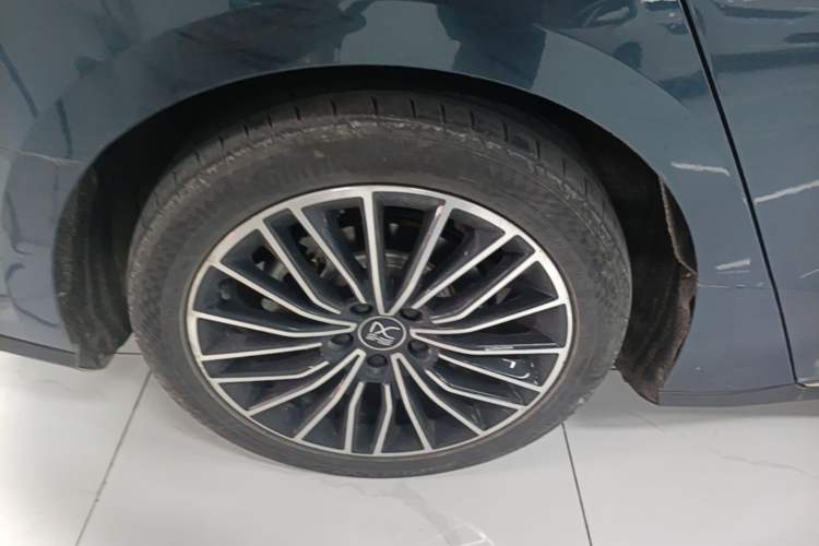 Used BYD Han 2021 EV Standard Range Luxury Model Right Rear Wheel Hub