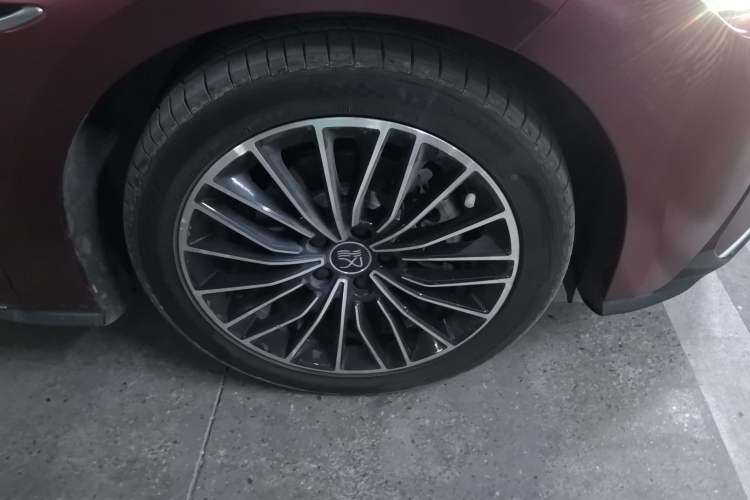 Used BYD Han 2021 EV Standard Range Luxury Model Right Front Wheel Hub