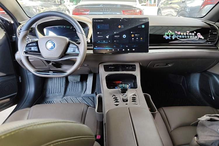 Used BYD Han 2021 EV Standard Range Luxury Model Center Console