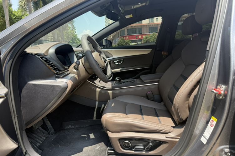 Used BYD Han 2021 EV Standard Range Luxury Model Interior 3