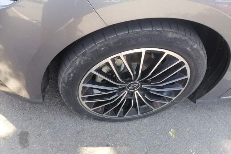 Used BYD Han 2021 EV Standard Range Luxury Model Left Front Wheel Hub