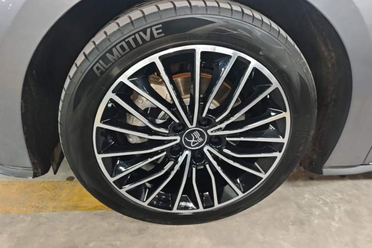 Used BYD Han 2021 EV Standard Range Luxury Model Left Front Wheel Hub