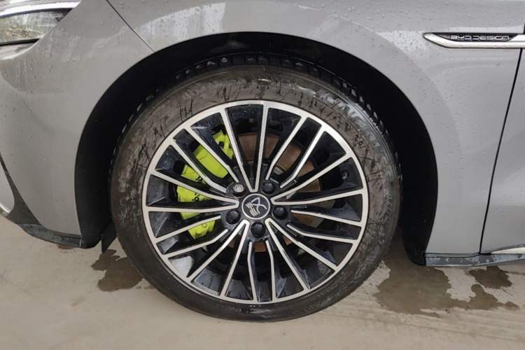 Used BYD Han 2021 EV Standard Range Luxury Model Left Front Wheel Hub
