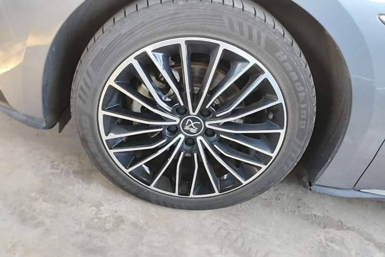 Used BYD Han 2021 EV Standard Range Luxury Model Left Front Wheel Hub