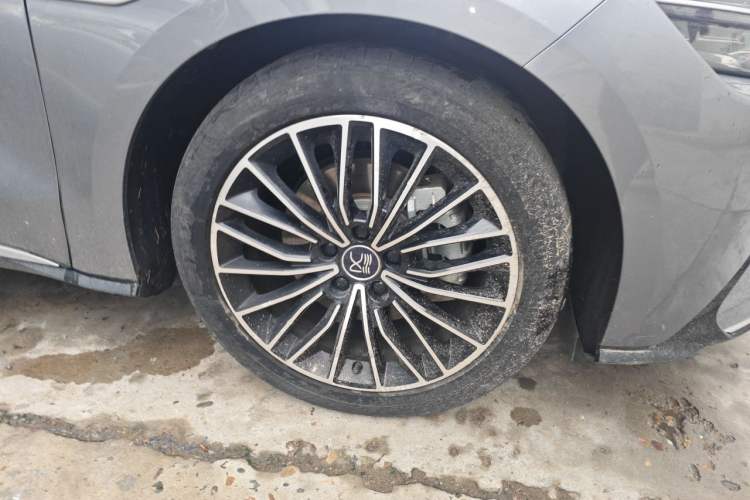 Used BYD Han 2021 EV Standard Range Luxury Model Right Front Wheel Hub