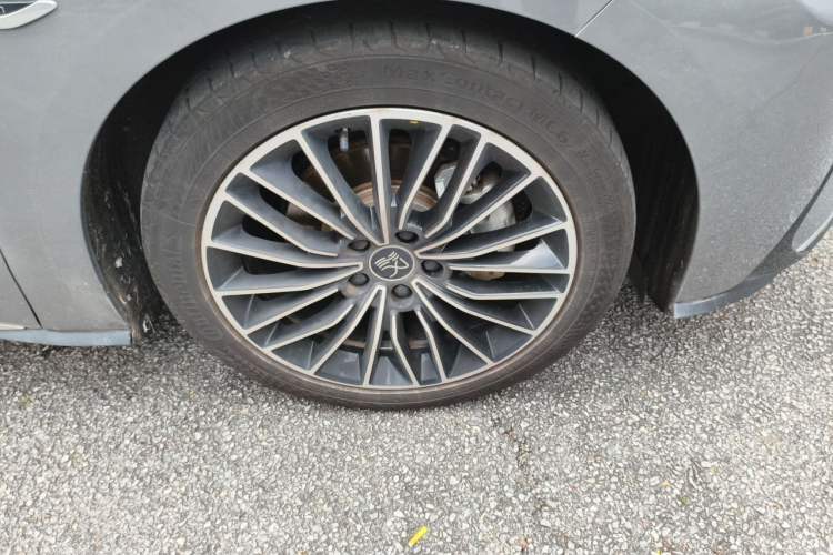 Used BYD Han 2021 EV Standard Range Luxury Model Right Front Wheel Hub