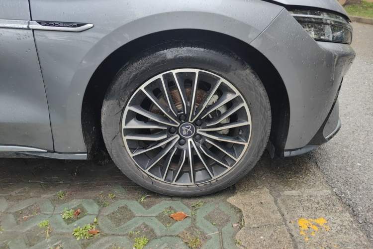 Used BYD Han 2021 EV Standard Range Luxury Model Right Front Wheel Hub