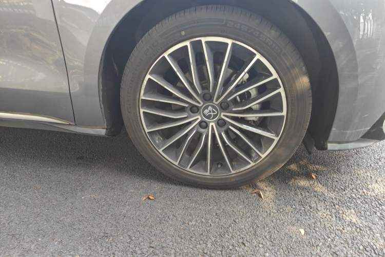Used BYD Han 2021 EV Standard Range Luxury Model Right Front Wheel Hub