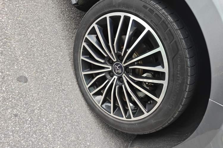 Used BYD Han 2021 EV Standard Range Luxury Model Right Front Wheel Hub