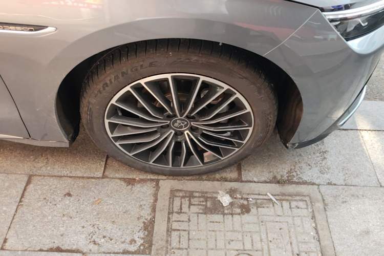 Used BYD Han 2021 EV Standard Range Luxury Model Right Front Wheel Hub