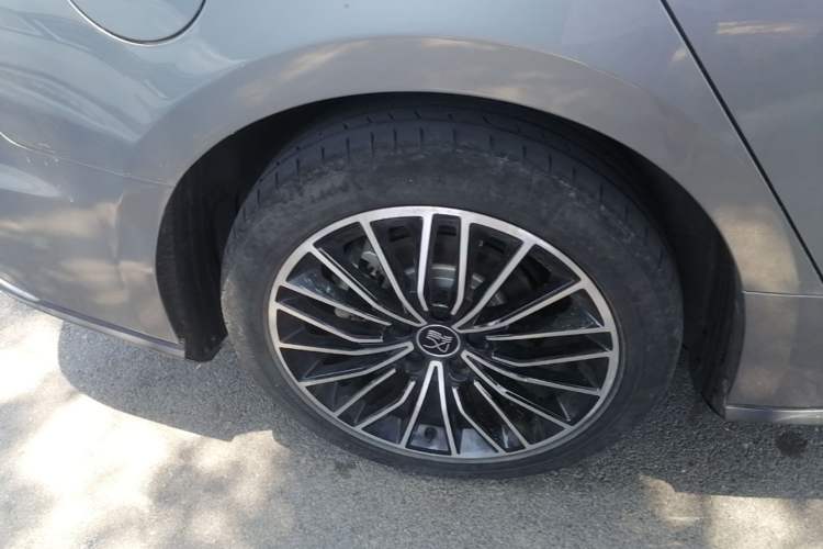 Used BYD Han 2021 EV Standard Range Luxury Model Right Rear Wheel Hub