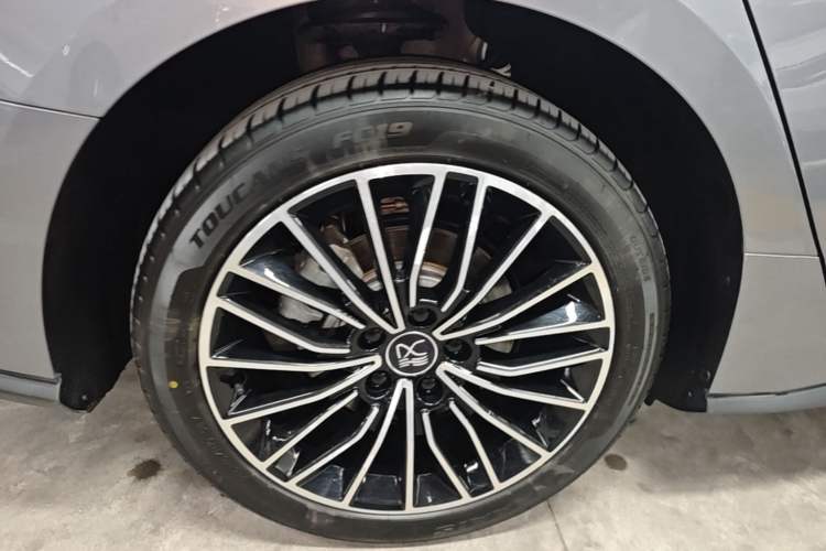 Used BYD Han 2021 EV Standard Range Luxury Model Right Rear Wheel Hub
