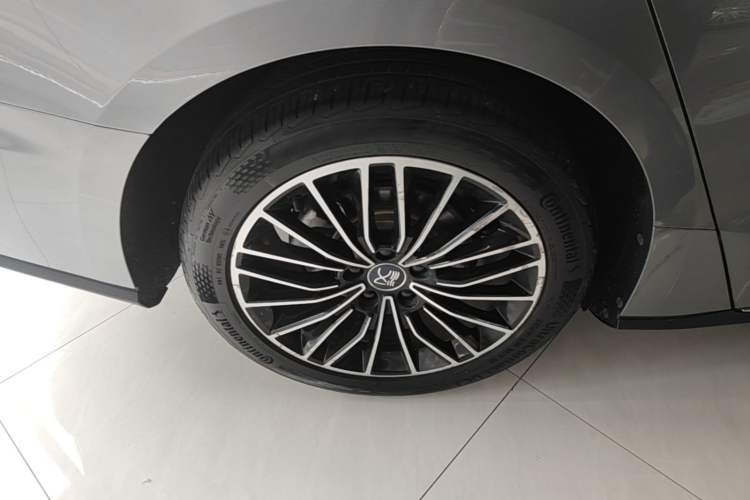 Used BYD Han 2021 EV Standard Range Luxury Model Right Rear Wheel Hub