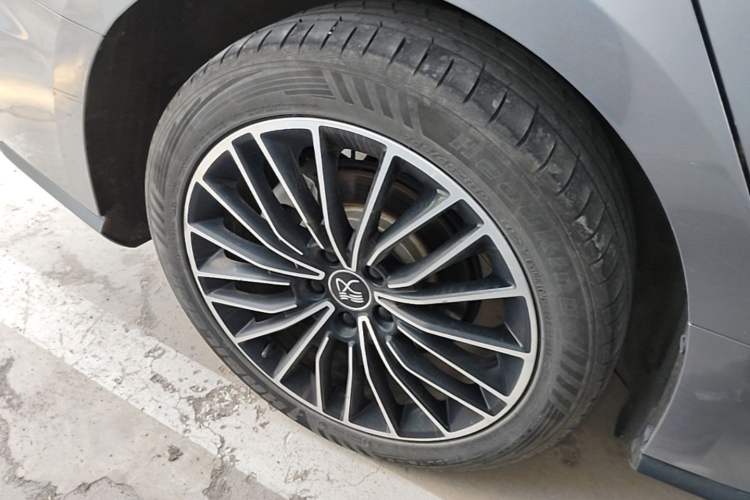 Used BYD Han 2021 EV Standard Range Luxury Model Right Rear Wheel Hub