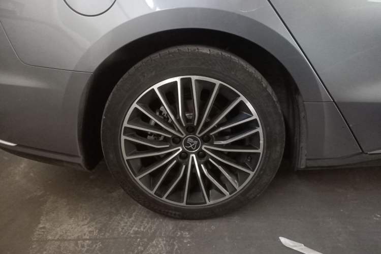 Used BYD Han 2021 EV Standard Range Luxury Model Right Rear Wheel Hub