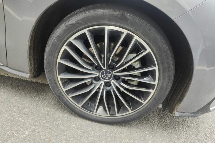 Used BYD Han 2021 EV Standard Range Luxury Model Right Front Wheel Hub