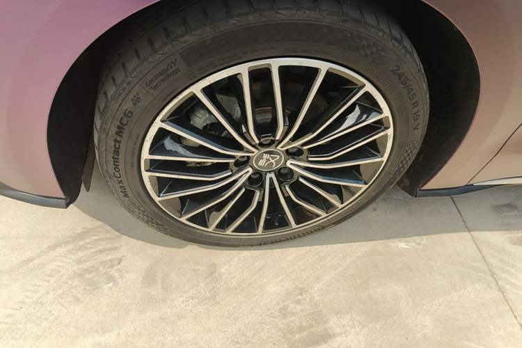 Used BYD Han 2021 EV Standard Range Luxury Model Left Front Wheel Hub