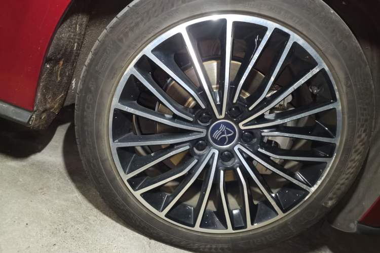 Used BYD Han 2021 EV Standard Range Luxury Model Right Front Wheel Hub