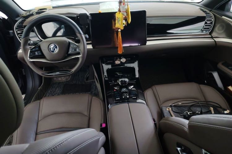 Used BYD Han 2021 EV Standard Range Luxury Model Center Console