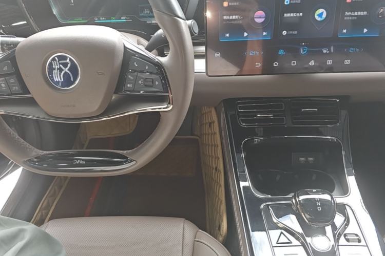 Used BYD Han 2021 EV Standard Range Luxury Model Center Console