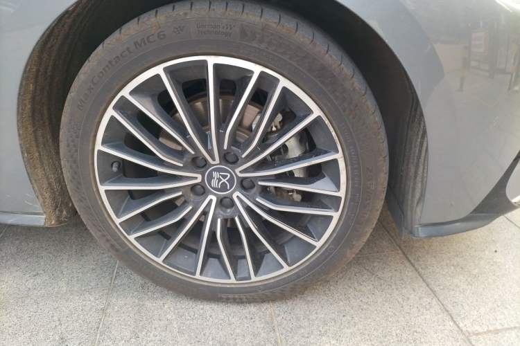 Used BYD Han 2021 EV Standard Range Luxury Model Right Front Wheel Hub
