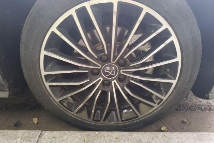 Used BYD Han 2021 EV Standard Range Luxury Model Right Front Wheel Hub
