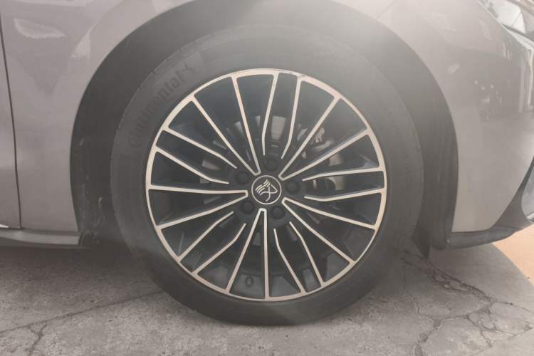 Used BYD Han 2021 EV Standard Range Luxury Model Right Front Wheel Hub