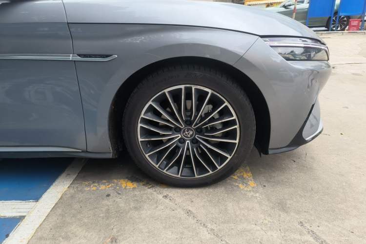 Used BYD Han 2021 EV Standard Range Luxury Model Right Front Wheel Hub