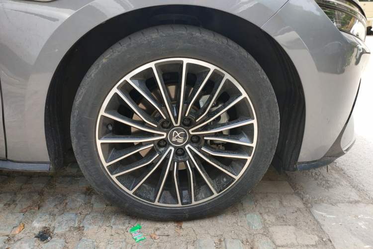 Used BYD Han 2021 EV Standard Range Luxury Model Right Front Wheel Hub