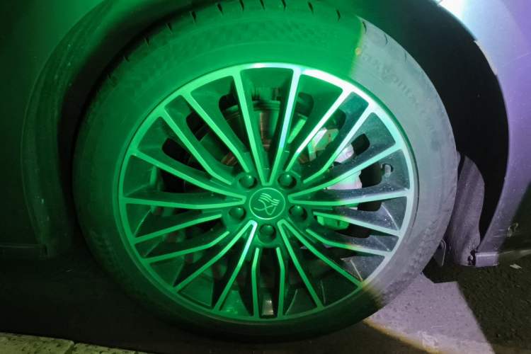 Used BYD Han 2021 EV Standard Range Luxury Model Right Front Wheel Hub
