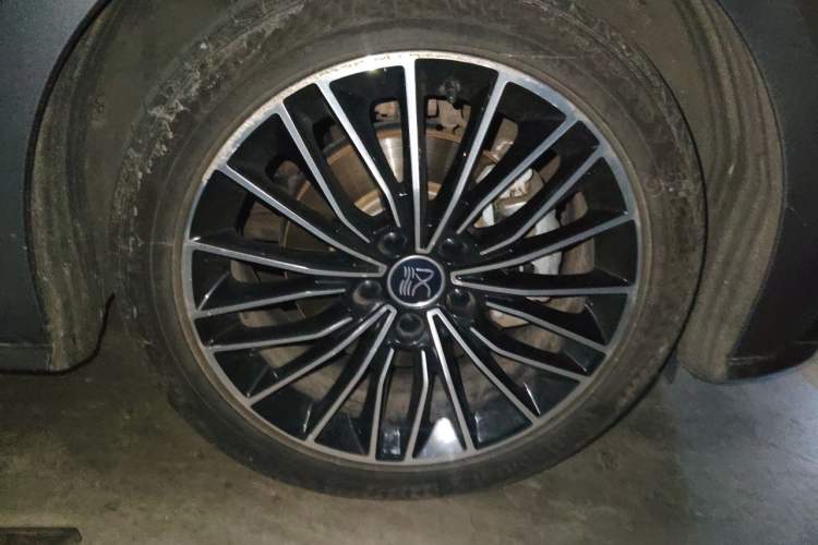 Used BYD Han 2021 EV Standard Range Luxury Model Right Front Wheel Hub