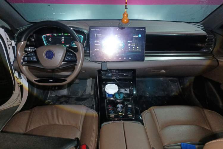 Used BYD Han 2021 EV Standard Range Luxury Model Center Console