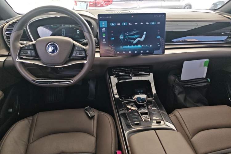 Used BYD Han 2021 EV Standard Range Luxury Model Center Console