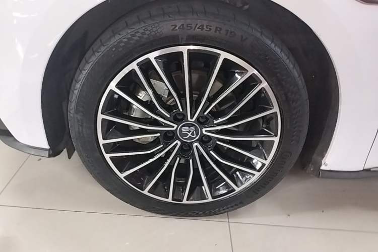 Used BYD Han 2021 EV Standard Range Luxury Model Left Front Wheel Hub