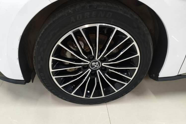 Used BYD Han 2021 EV Standard Range Luxury Model Left Front Wheel Hub