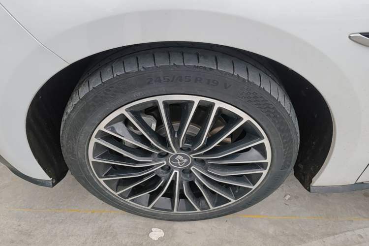 Used BYD Han 2021 EV Standard Range Luxury Model Left Front Wheel Hub