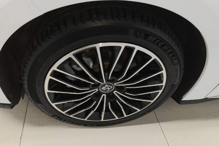 Used BYD Han 2021 EV Standard Range Luxury Model Left Front Wheel Hub