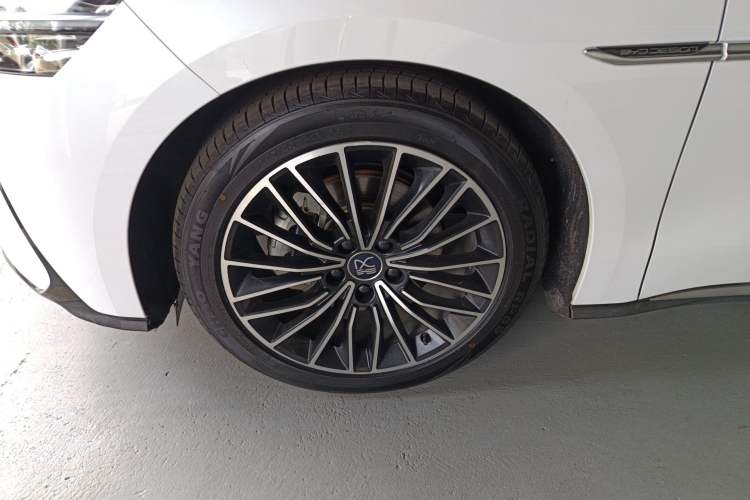 Used BYD Han 2021 EV Standard Range Luxury Model Left Front Wheel Hub
